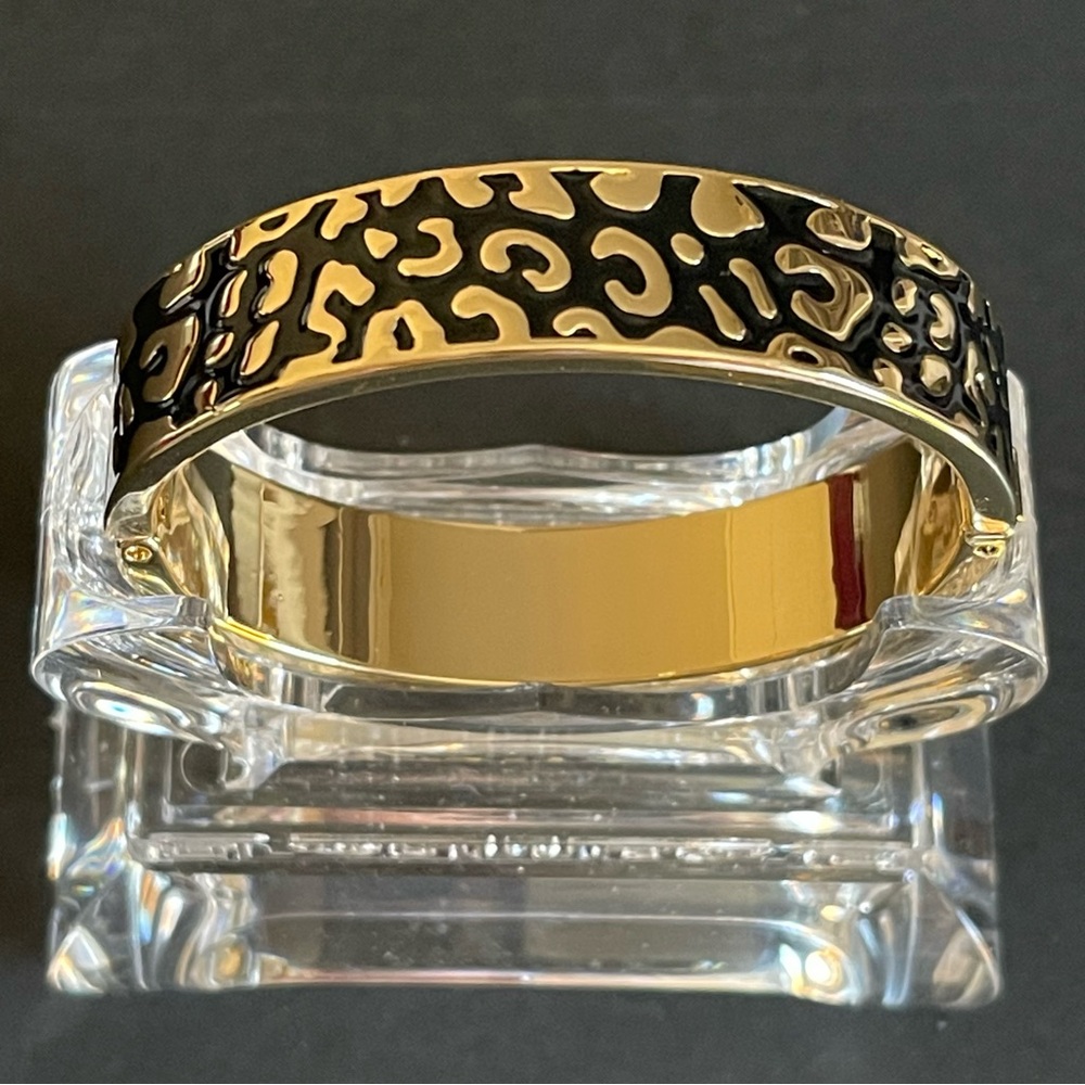 New On 34Th gold tone leopard enamel bangle.